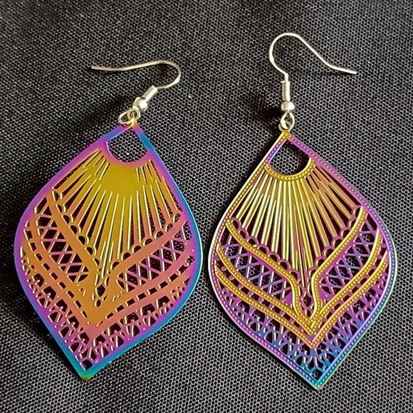 Rainbow Color Earrings - Picture 2 of 3